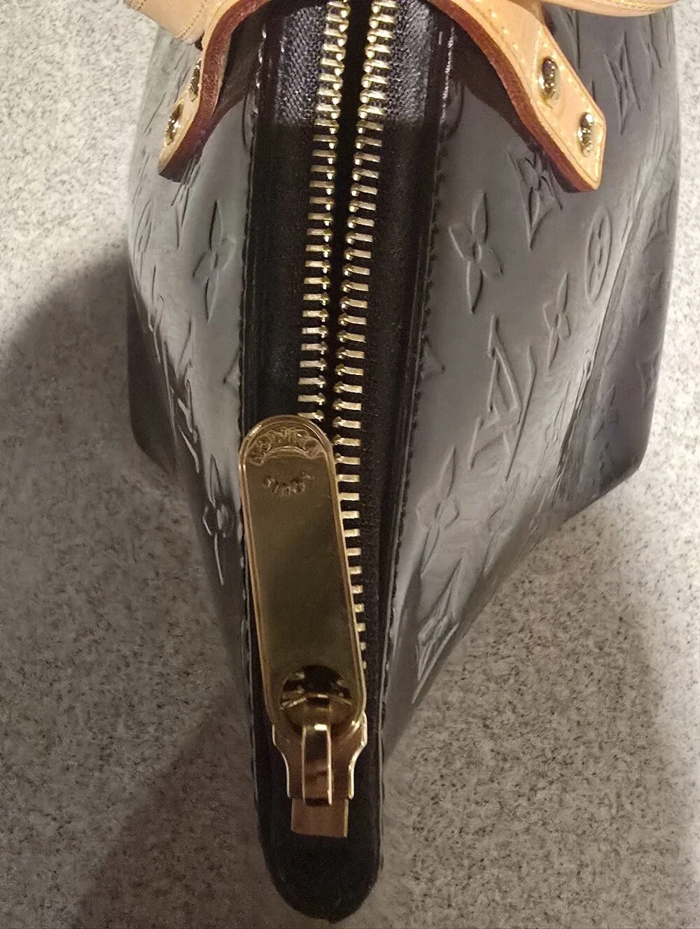 Authentic Louis Vuitton Vernis Bellevue PM handbag